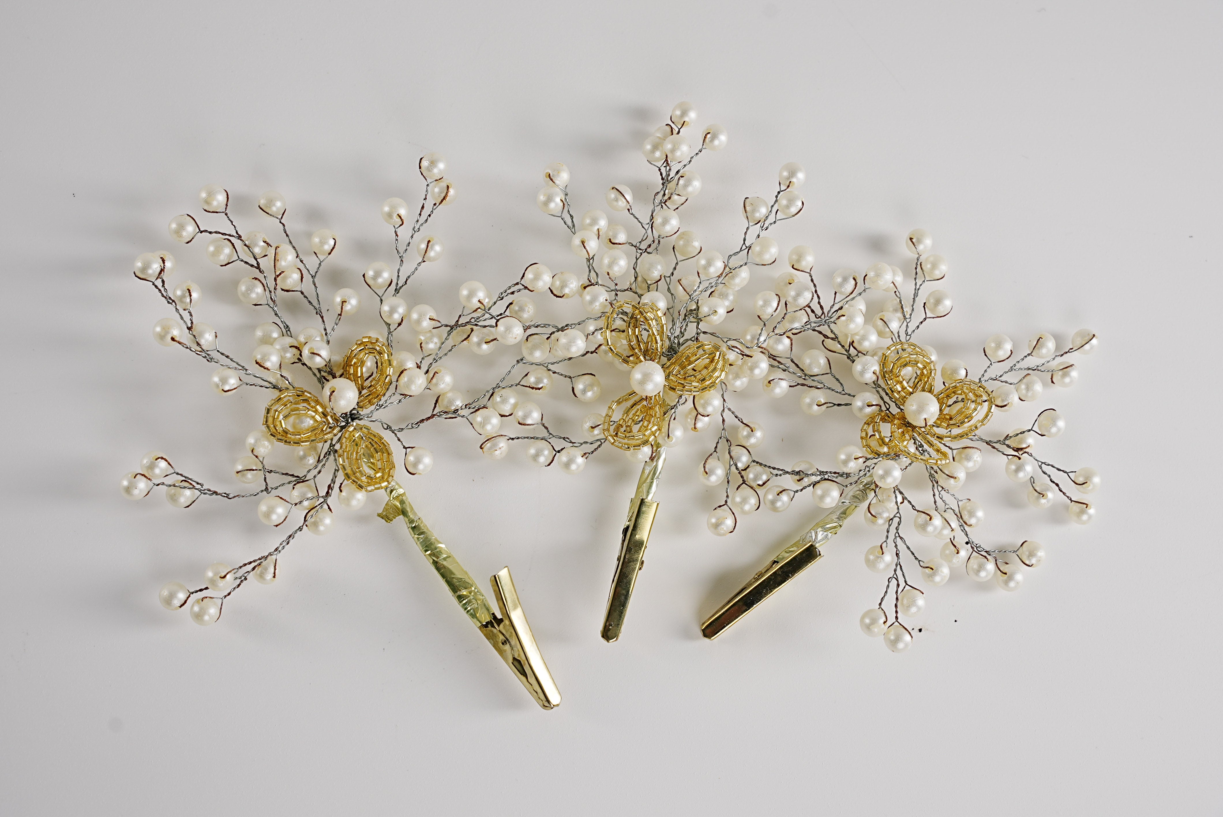 Elegant Gold Pearl Tree Clips